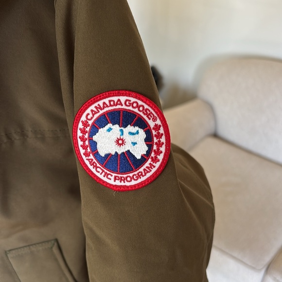 Canada Goose NWT Men’s Langford Heritage Parka Size S Military Green w Fur - Picture 3 of 11